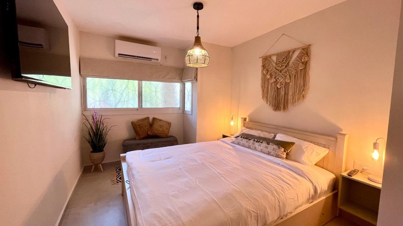Adva Vacation Apartments Eilat Esterno foto